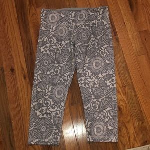 Cropped pattern leggings